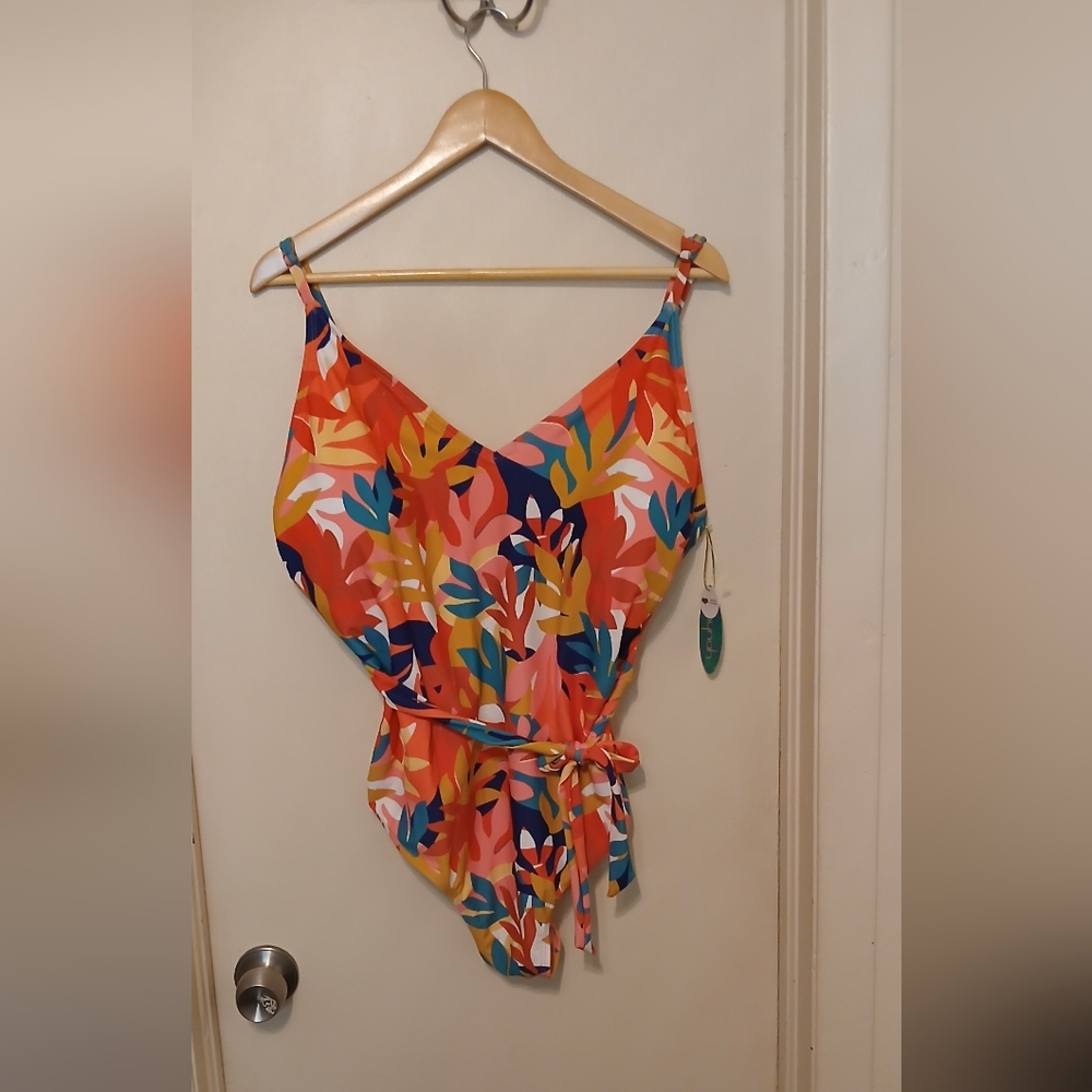 Plus Size Tropical Print Swimsuit Size XXL New With Tags